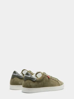 Sapatilhas em camurça