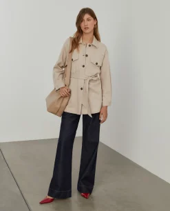 Sobrecamisa em malha com cinto e bolsos