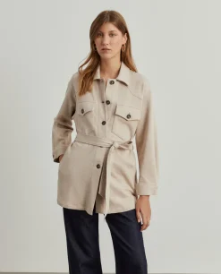 Sobrecamisa em malha com cinto e bolsos