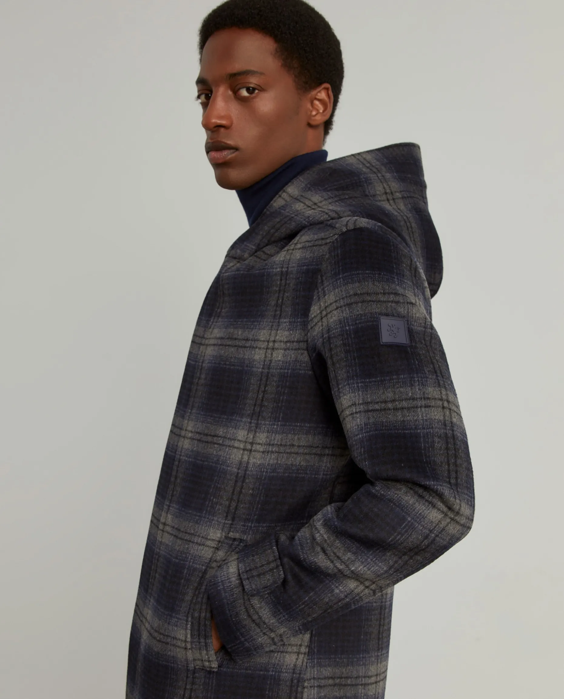 Sobretudo xadrez com capuz