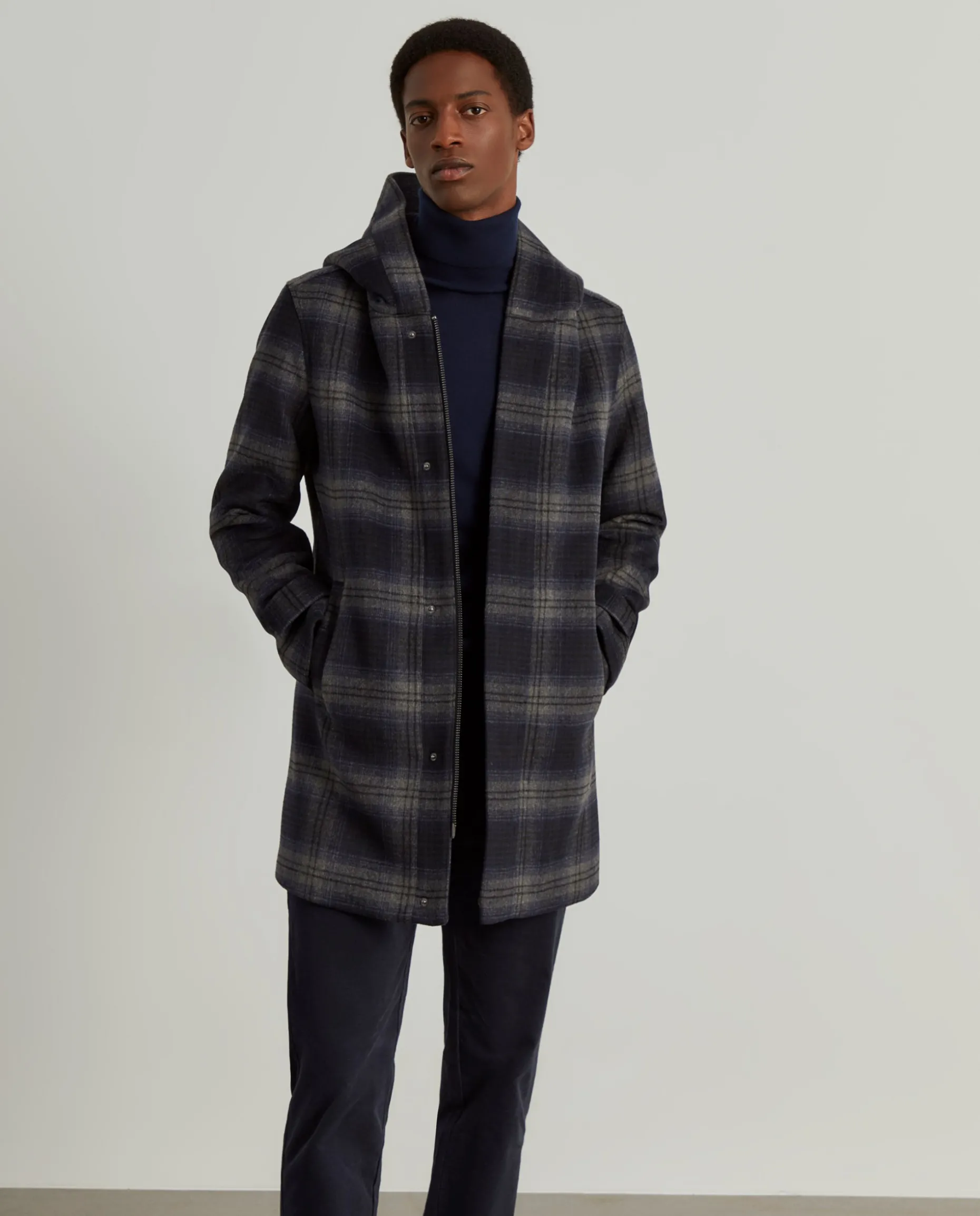 Sobretudo xadrez com capuz