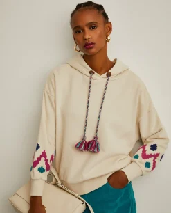 Sweater com capuz e bordado jacquard nas mangas