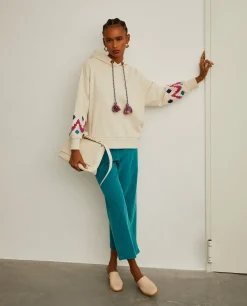 Sweater com capuz e bordado jacquard nas mangas