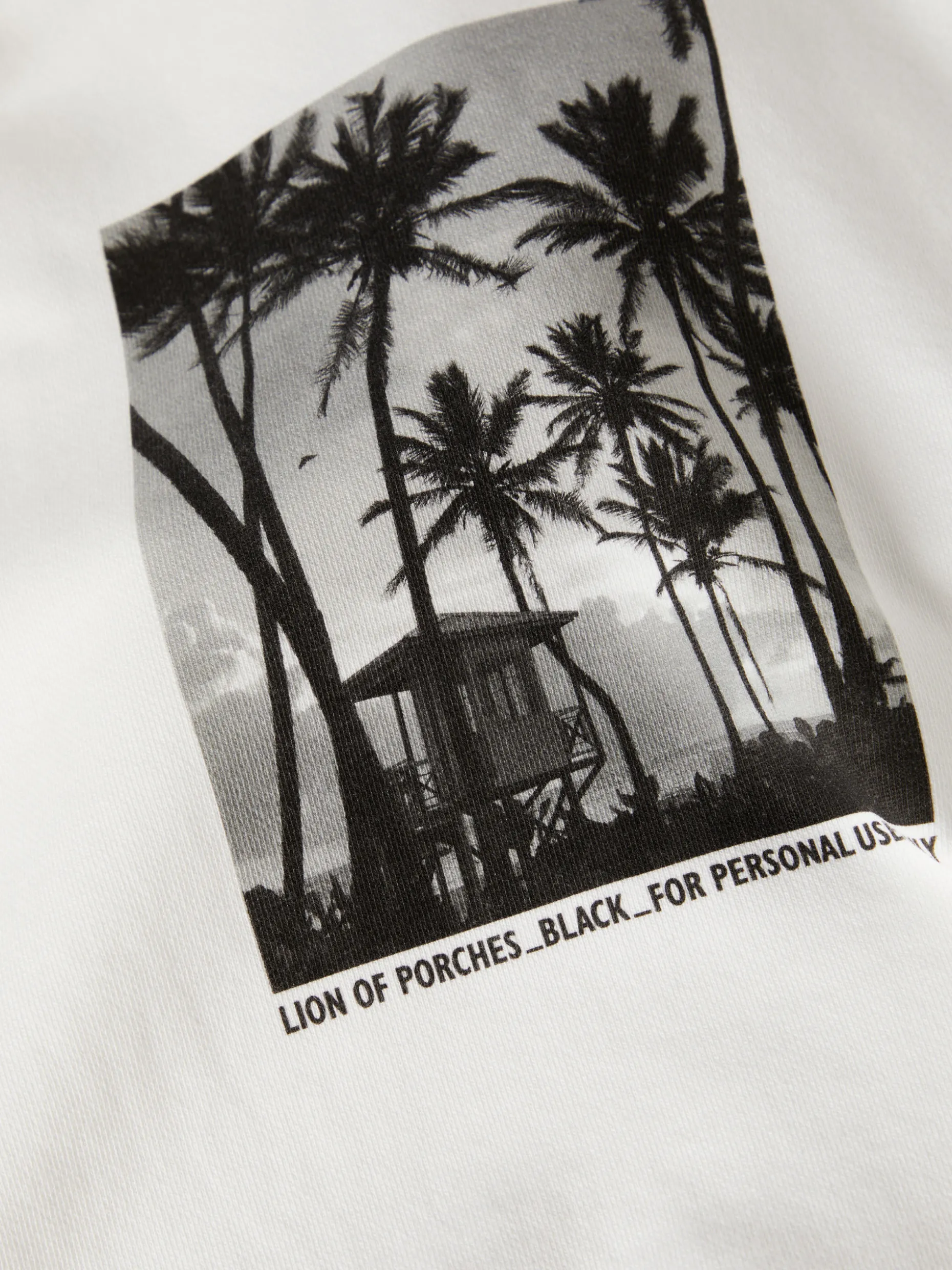 Sweater com capuz e estampado tropical