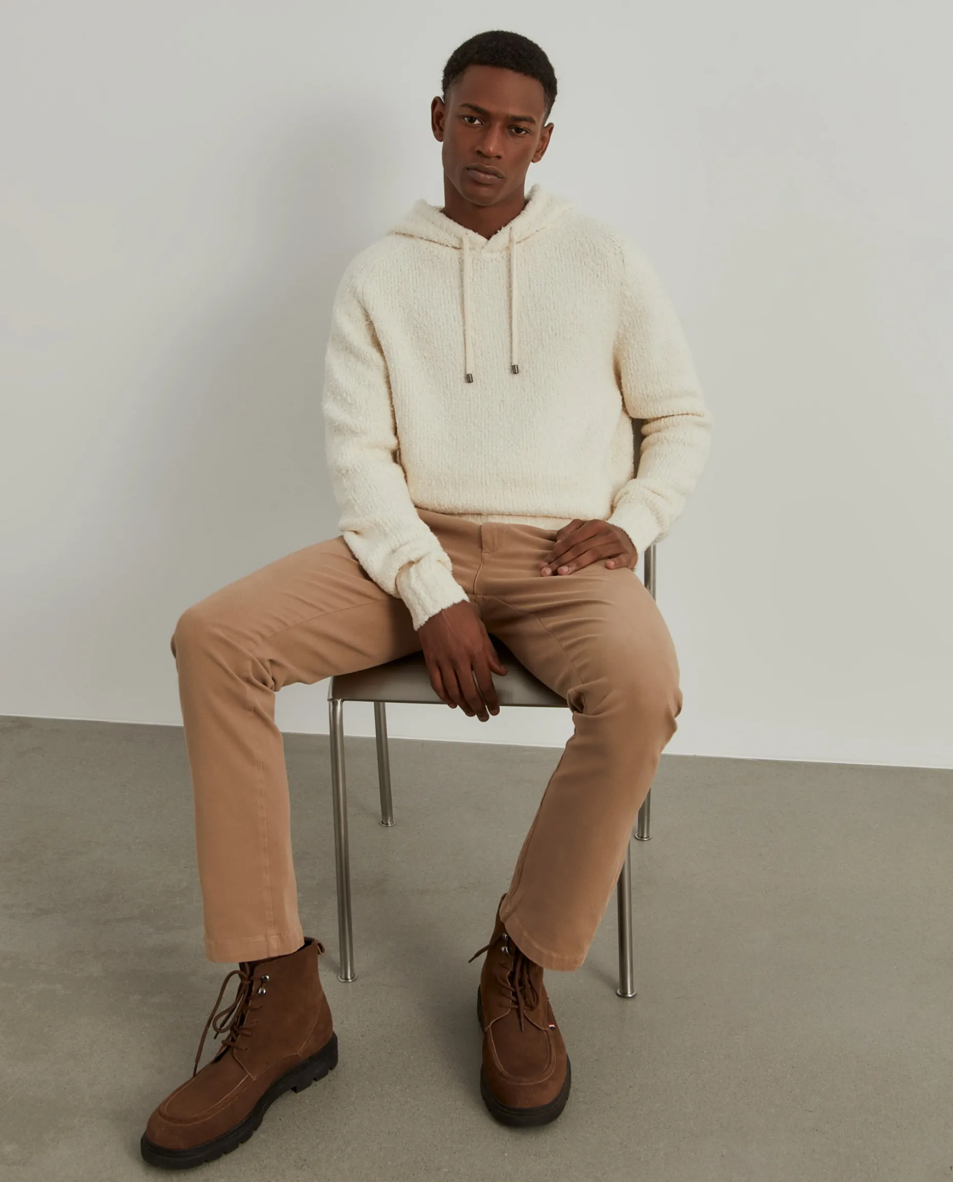 Sweater com capuz em malha estruturada