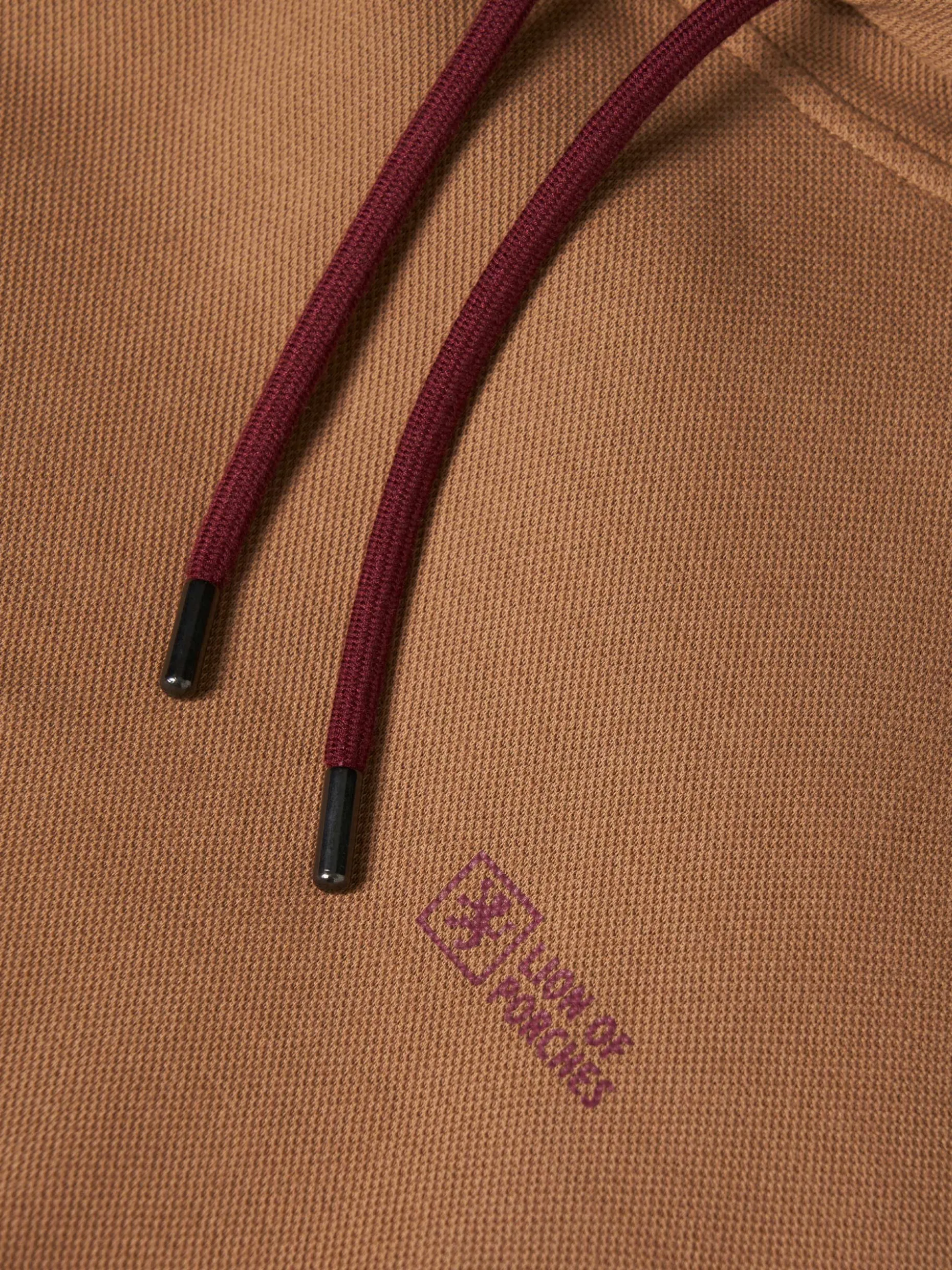 Sweater com capuz em malha piqué