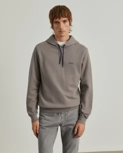 Sweater com capuz em malha piqué