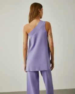 Top comprido com uma alça