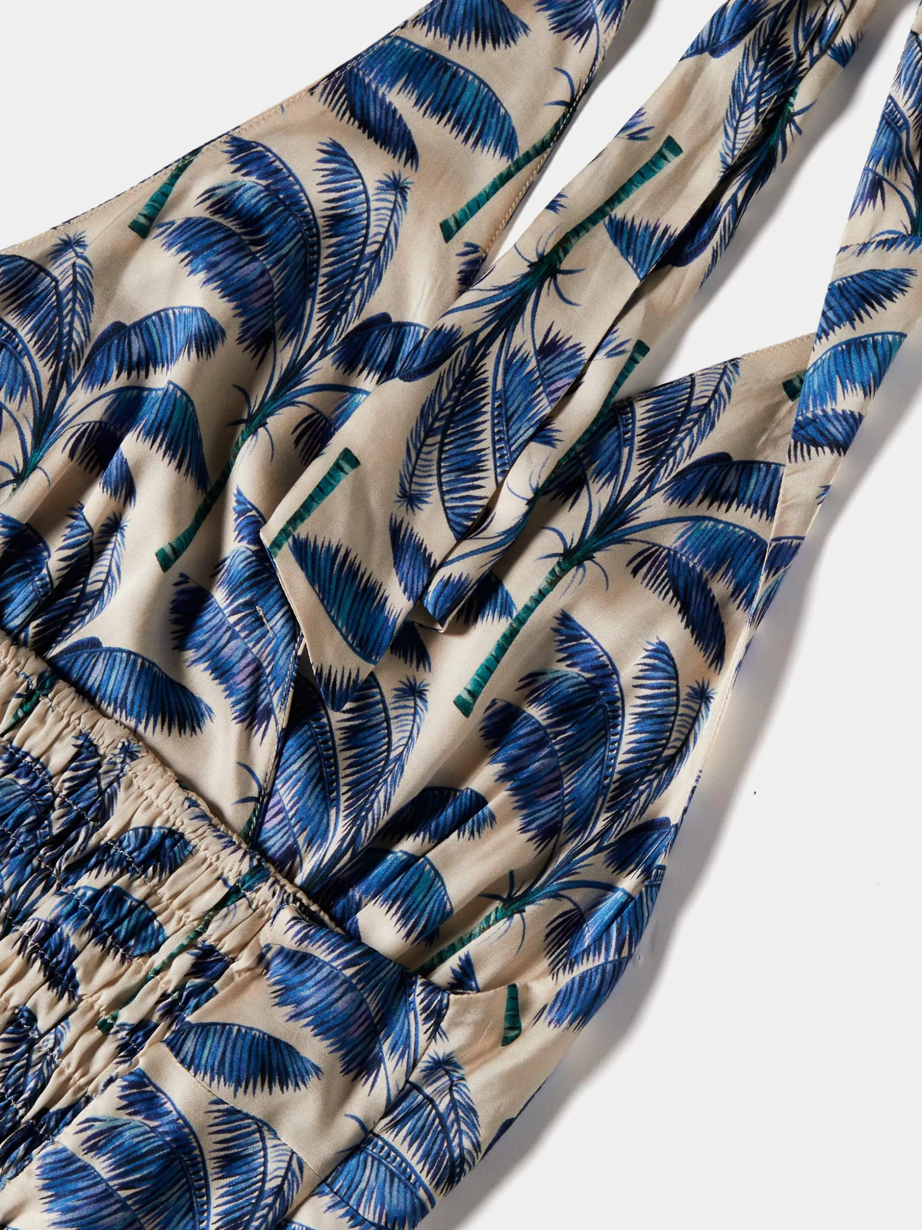 Top halter fluido com padrão palmeiras