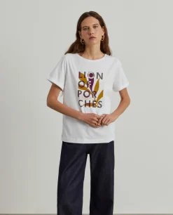 T-shirt com branding estampado