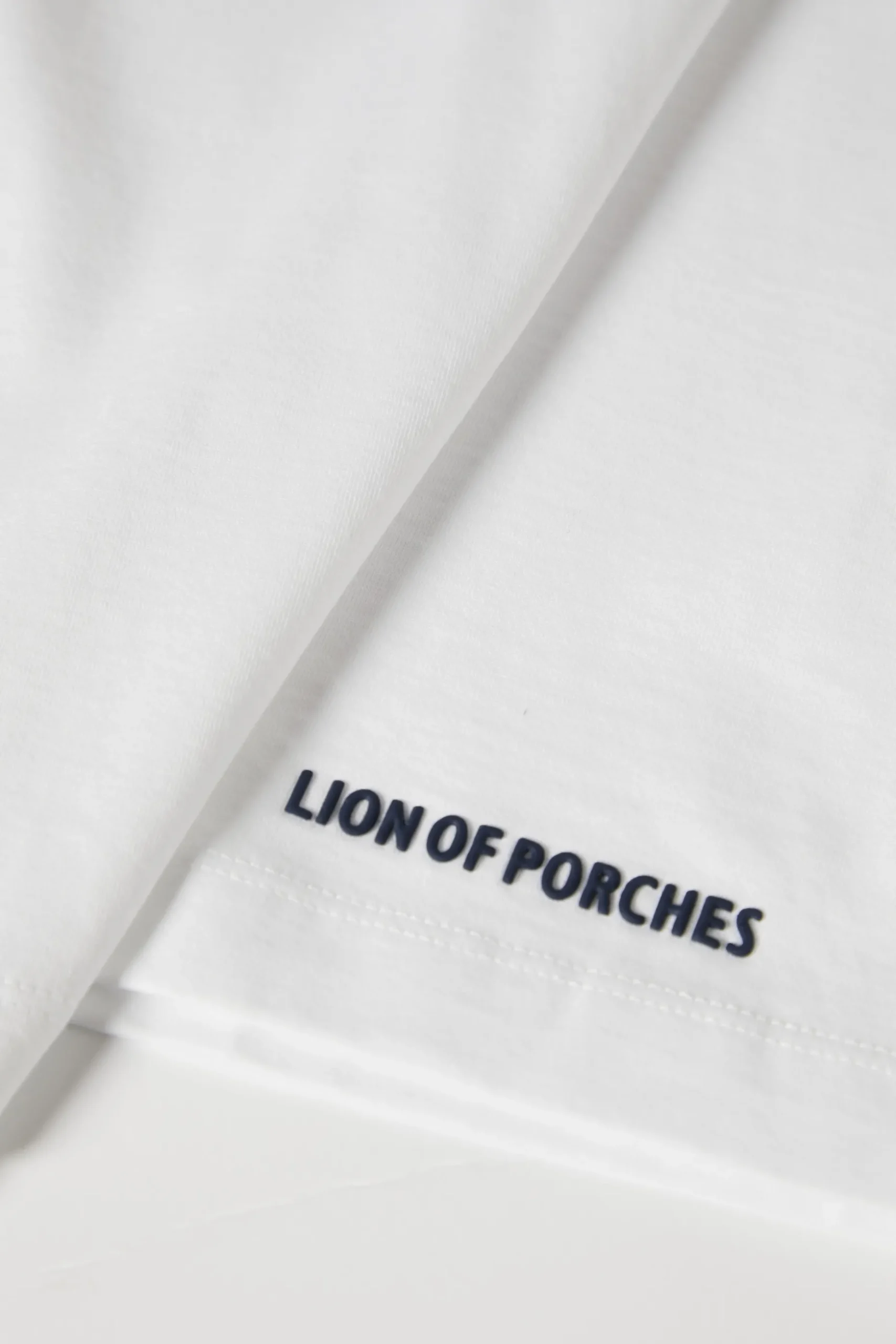 T-shirt de algodão decote em V