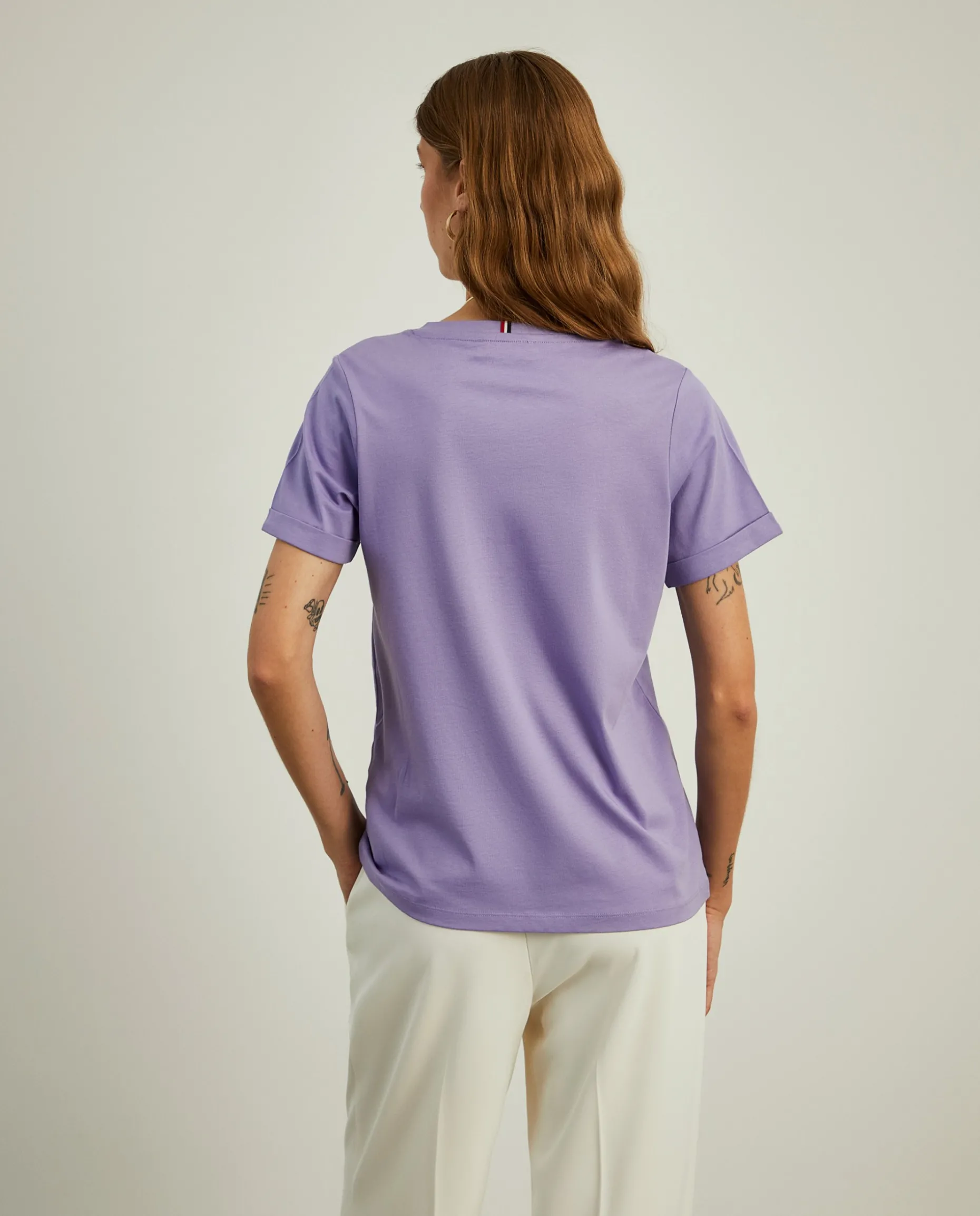 T-shirt de algodão decote em V