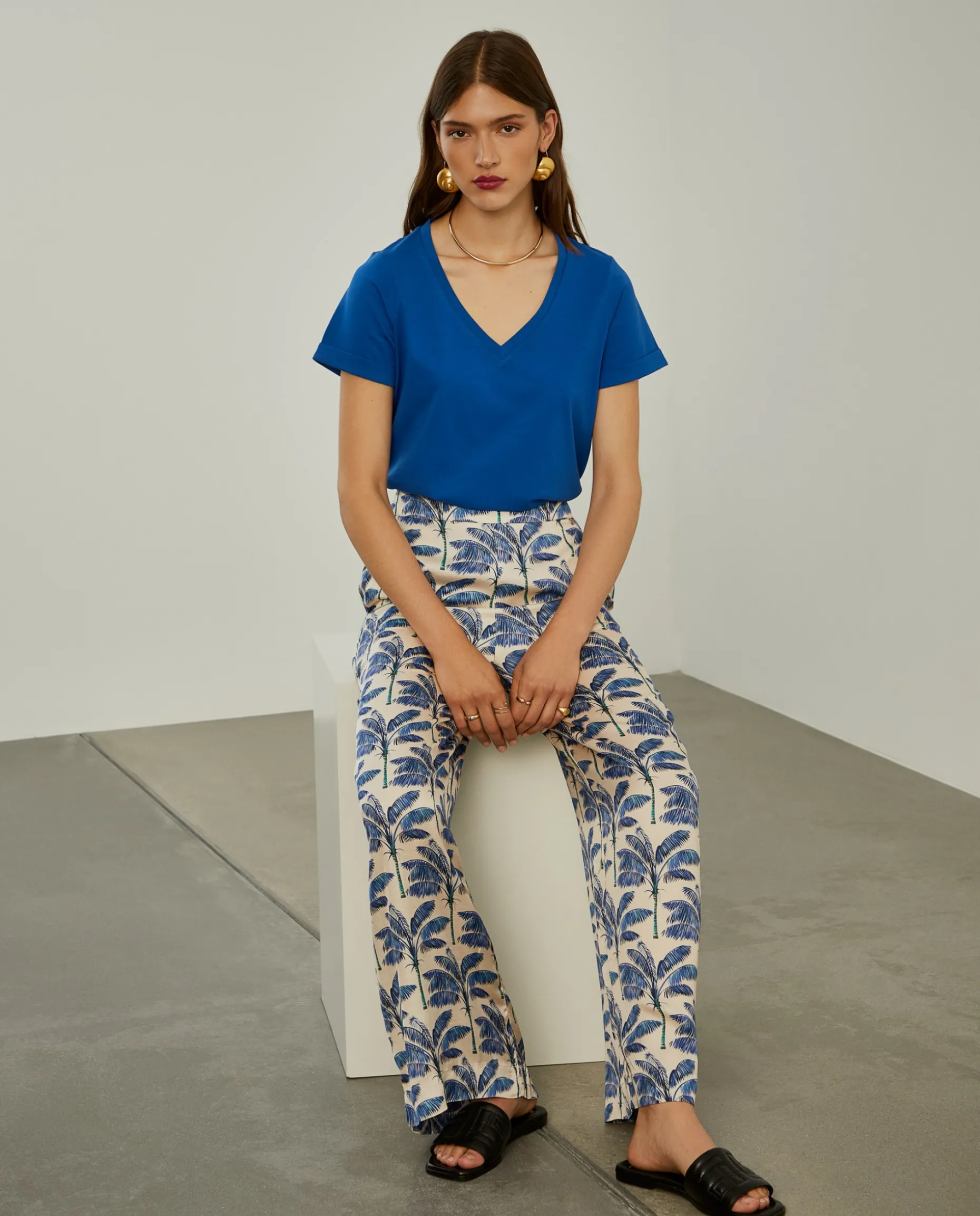 T-shirt de algodão decote em V