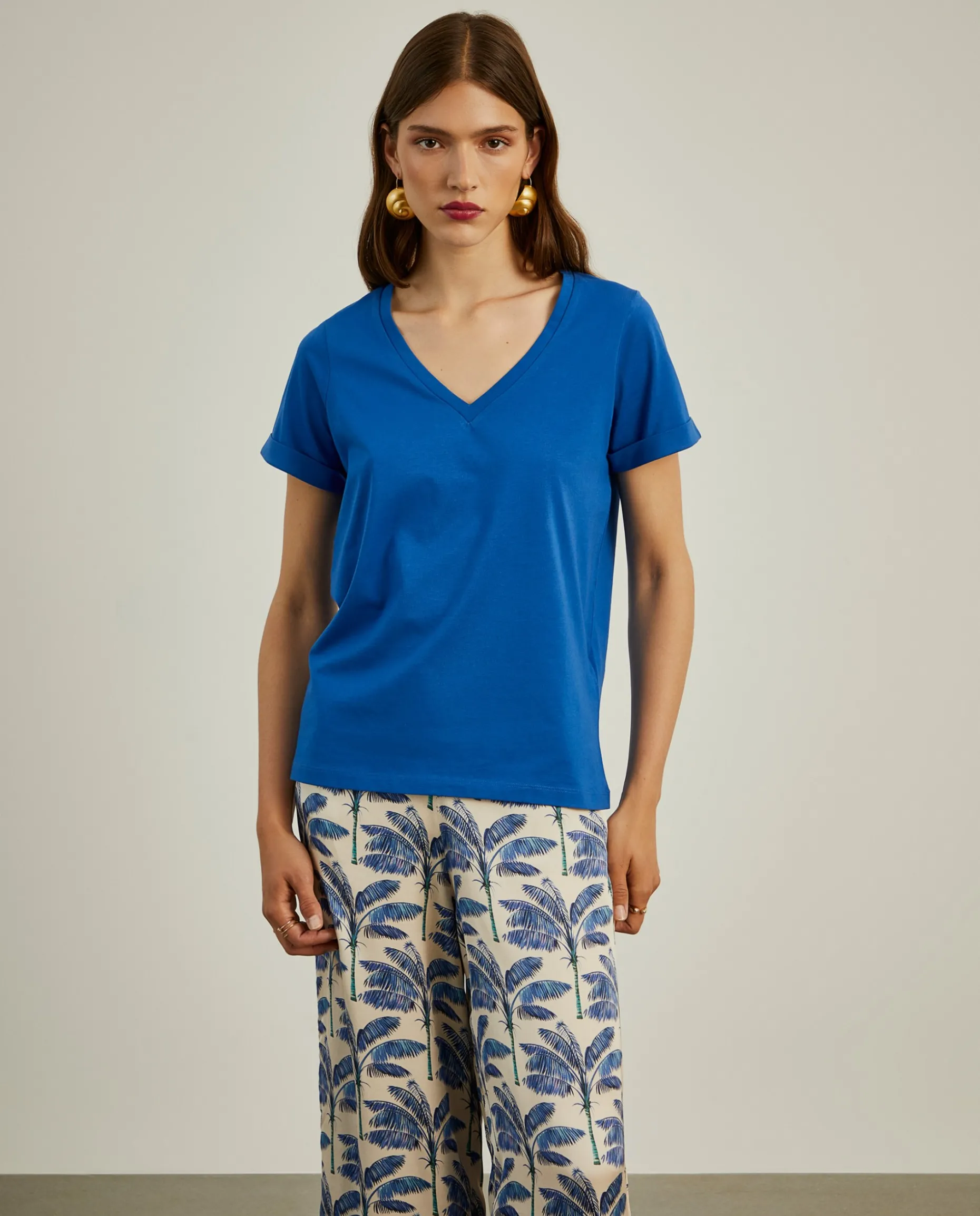 T-shirt de algodão decote em V