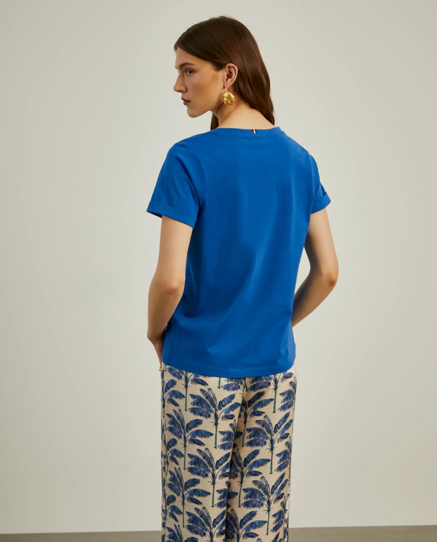 T-shirt de algodão decote em V