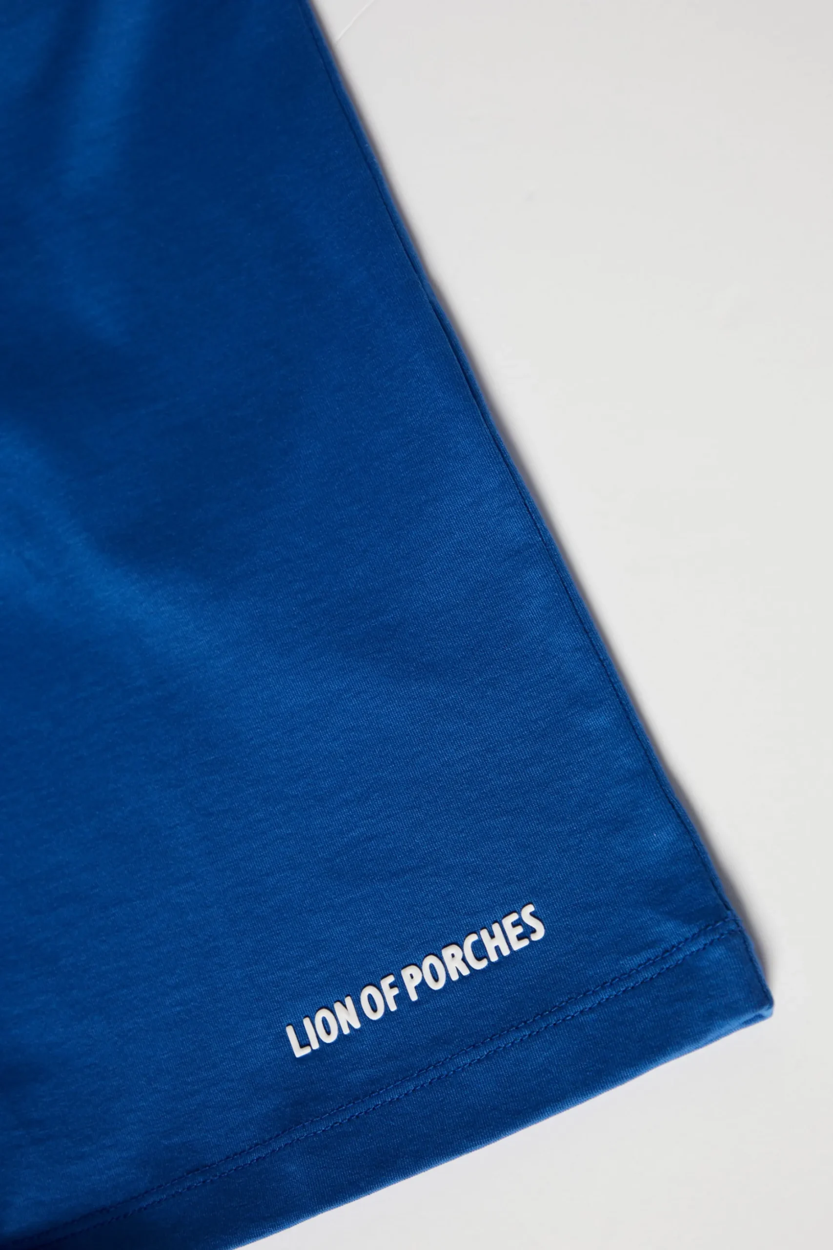 T-shirt de algodão decote em V