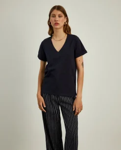 T-shirt de algodão decote em V