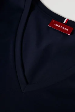 T-shirt de algodão decote em V