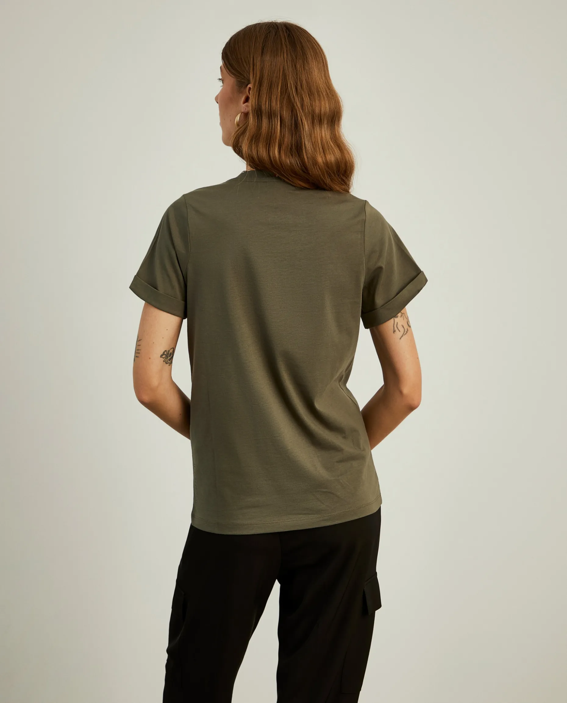 T-shirt de algodão decote em V