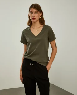 T-shirt de algodão decote em V