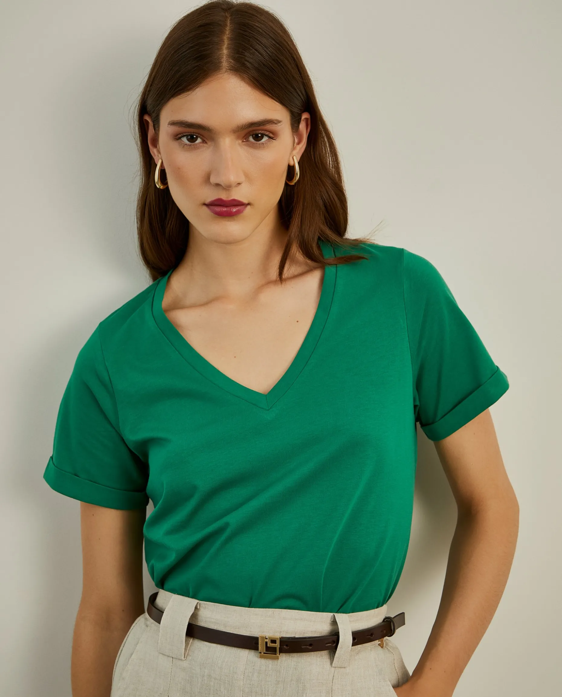 T-shirt de algodão decote em V