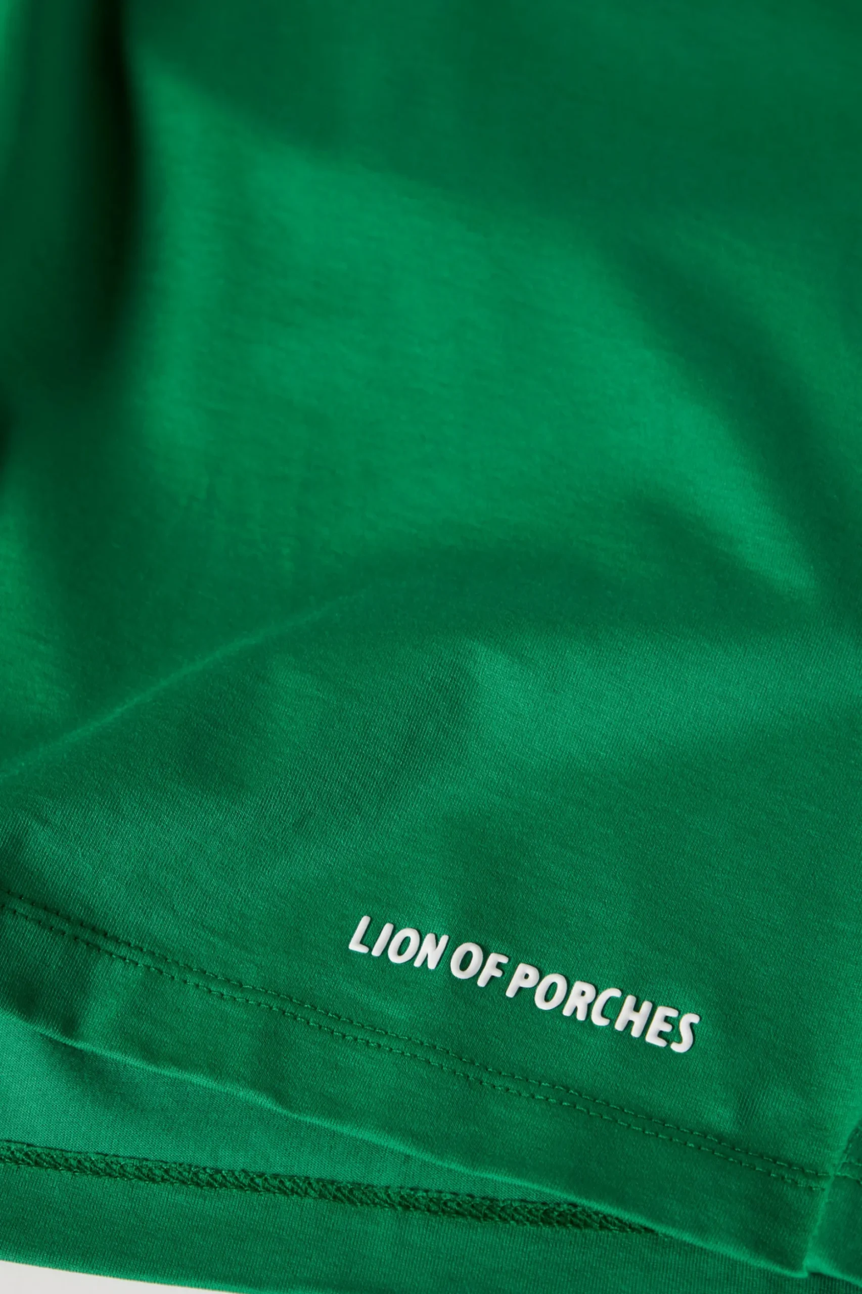 T-shirt de algodão decote em V