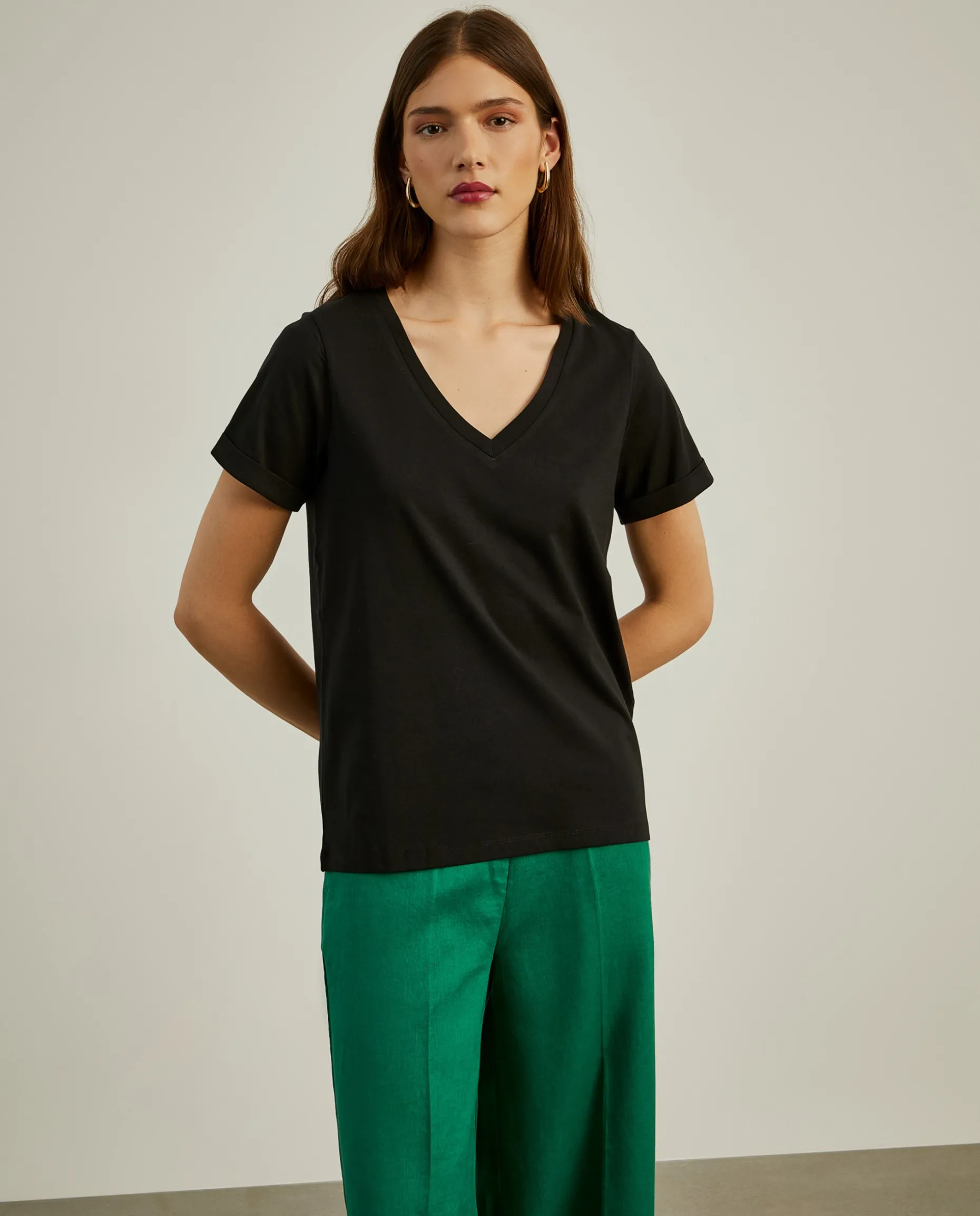 T-shirt de algodão decote em V