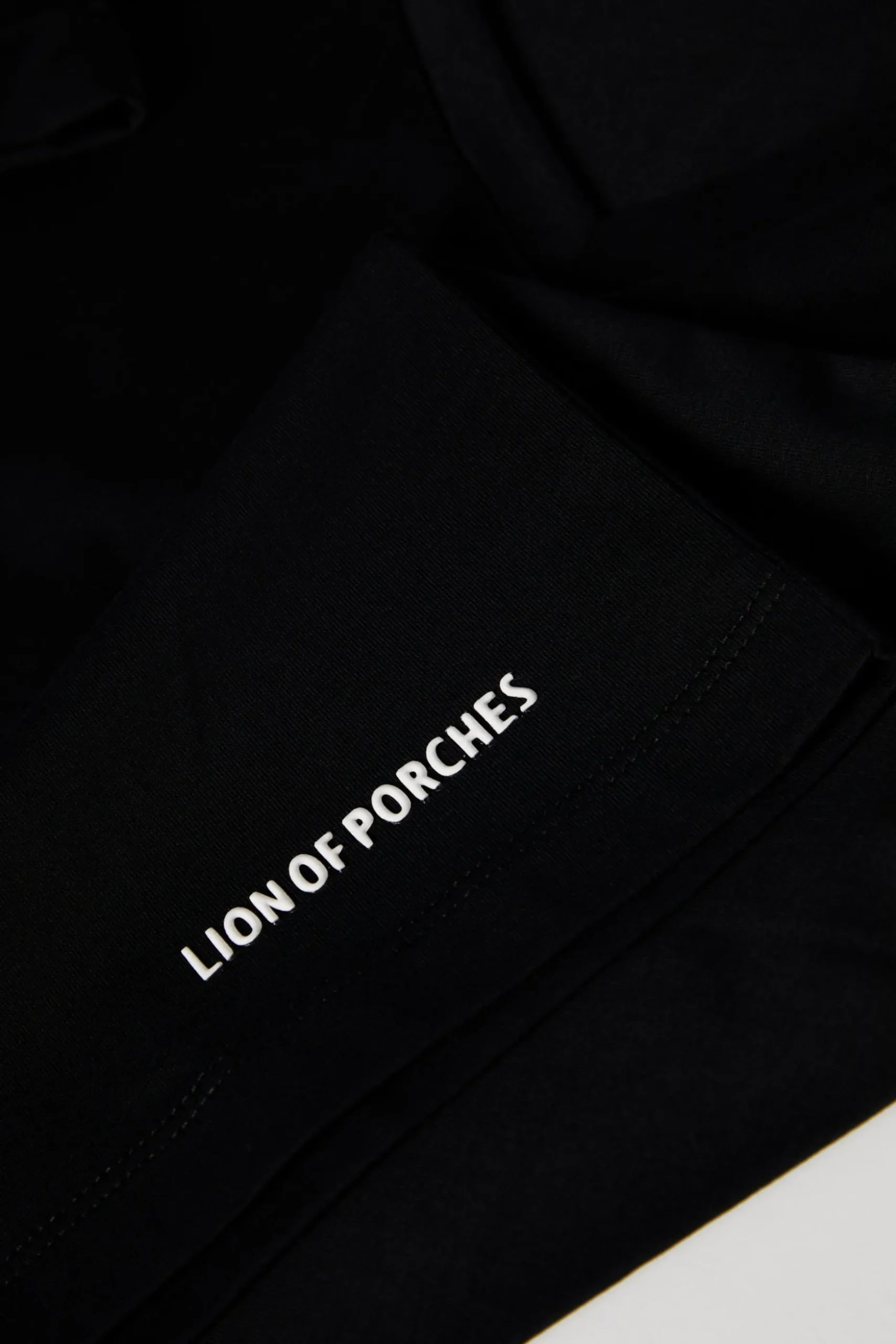 T-shirt de algodão decote em V