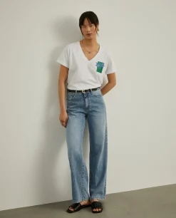 T-shirt decote em V com estampado