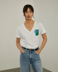 T-shirt decote em V com estampado