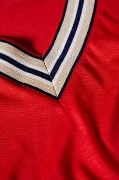 T-shirt decote em V com riscas