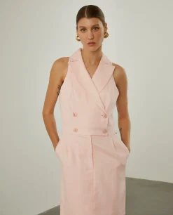 Vestido cintado com decote em trespasse