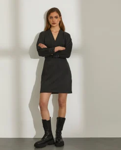 Vestido com decote em V