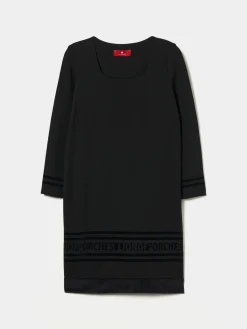 Vestido com lettering em veludo