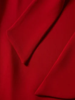 Vestido curto de manga abaloada