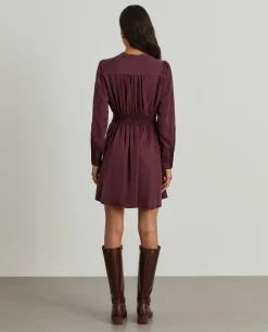 Vestido curto em tencel decote em V