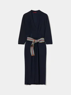 Vestido de malha fluida com cinto