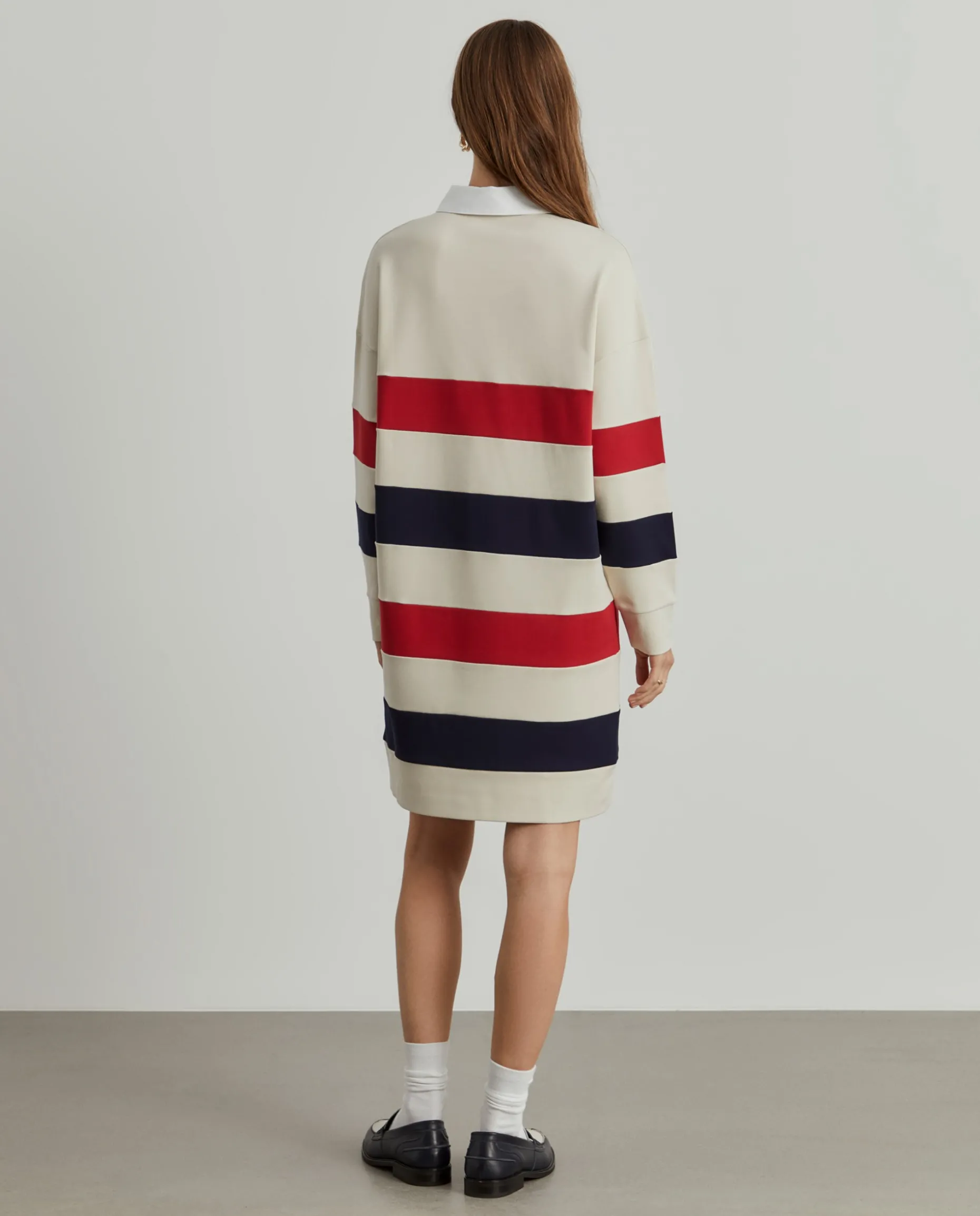 Vestido de malha às riscas