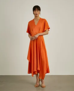 Vestido fluido assimétrico