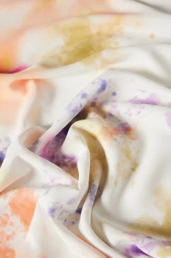 Vestido fluido com padrão tie dye