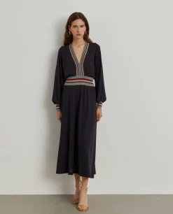 Vestido malha às riscas manga comprida