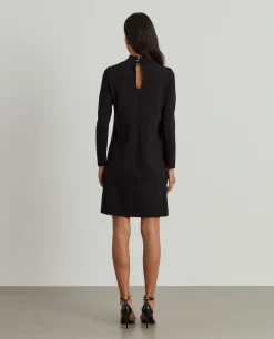 Vestido manga comprida com abertura no ombro