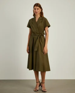 Vestido midi com decote de trespasse