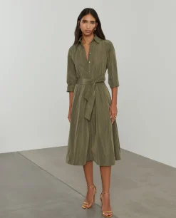 Vestido midi evasé com cinto